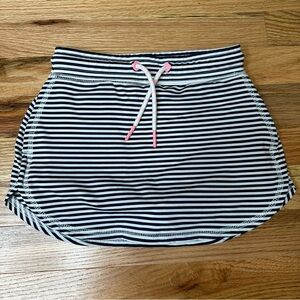 NWOT VINEYARD VINES size XS 5/6 navy striped athletic skort
